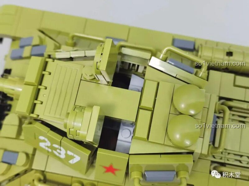 Góc nhìn từ trên cao xuống của Panlos Brick 2012 Xe tăng T-34.
