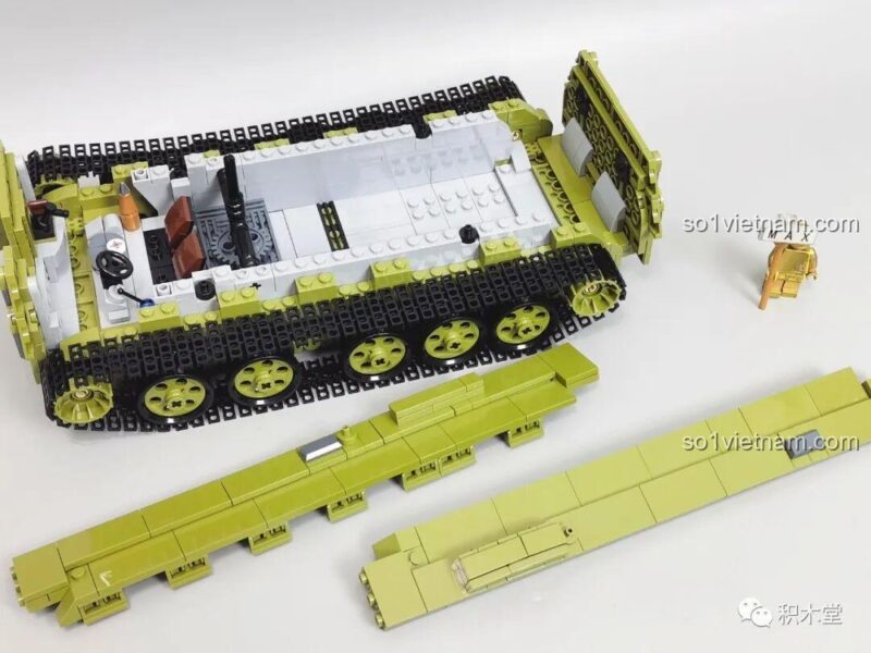 Lắp ráp hệ thống bánh xe và xích cho mô hình Xe tăng Hồng quân Liên Xô Panlos Brick.