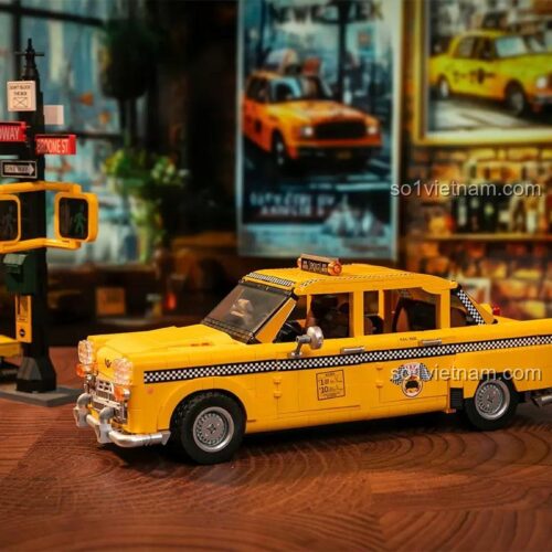 Mô hình hoàn thiện của đồ chơi mô hình Pantasy 85017 Xe Checker Cab. Chi tiết tinh xảo, màu vàng đặc trưng, phù hợp trưng bày.