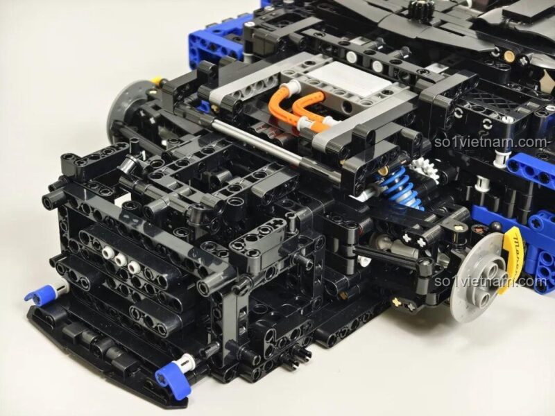 Lỗi nhỏ trong quá trình lắp ráp bộ lắp ghép Reobrix 11010 Maserati GranTurismo, cần điều chỉnh để hoàn thiện mô hình xe thể thao.