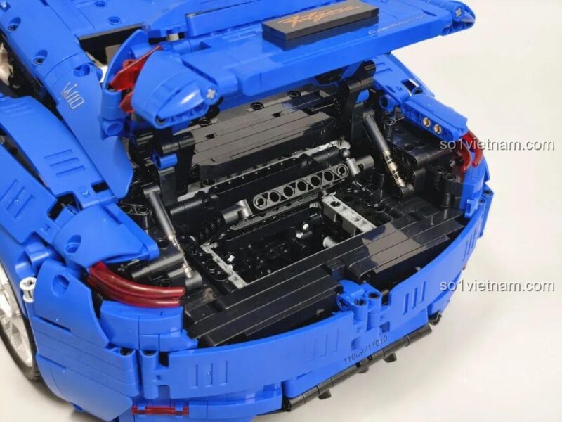 Vô lăng và bảng điều khiển chi tiết của bộ lắp ghép Reobrix 11010 Maserati GranTurismo, với decal chuyển nhiệt cao cấp, mô hình xe thể thao.
