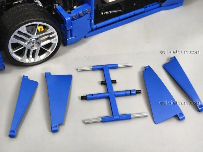 Khung nắp capo phía trước của bộ lắp ghép Reobrix 11010 Maserati GranTurismo, thiết kế chắc chắn, mô hình xe thể thao 5480 chi tiết.