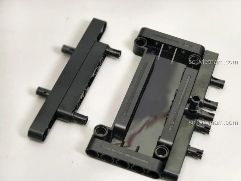 Các chi tiết Technic của bộ lắp ghép Reobrix 11010 Maserati GranTurismo, chất liệu nhựa ABS cao cấp, đồ chơi mô hình 5480 mảnh.