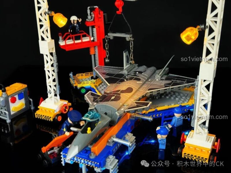 đồ chơi mô hình Sembo 202256 Dây Chuyền Sản Xuất Máy Bay Chiến Đấu J-20, đèn LED chiếu sáng các chi tiết, chi tiết cao, phù hợp bé trai 6 tuổi