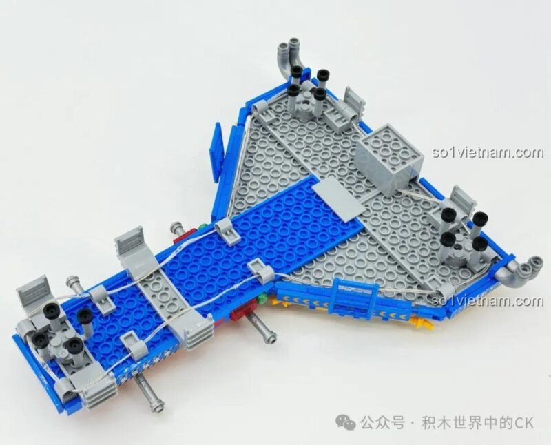 Dây Chuyền Sản Xuất Máy Bay Chiến Đấu J-20 202256, phần dưới của máy bay J-20 đang được lắp ráp, chất lượng tốt, phù hợp bé trai 6 tuổi