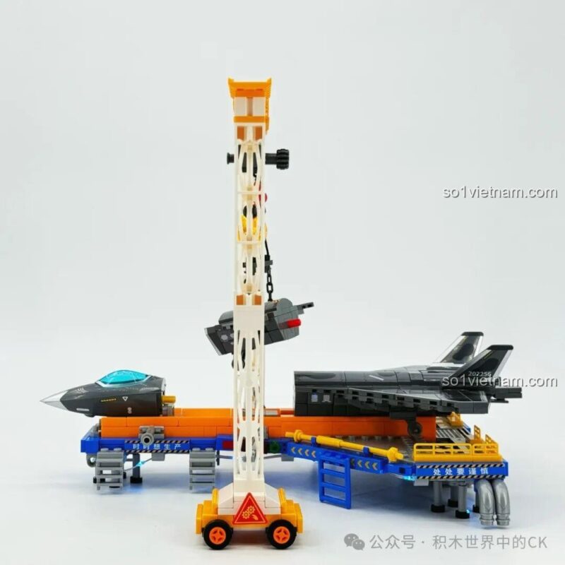 Máy Bay Chiến Đấu J-20 Sembo202256, toàn cảnh dây chuyền sản xuất từ góc nghiêng, mô hình độc đáo, giá tốt cho bé trai 6 tuổi