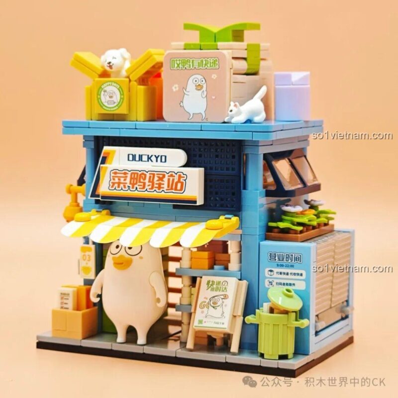 Mô hình Trạm Vịt Tân Binh SEMBO 612019 đã lắp ráp hoàn chỉnh, mặt trước với bảng hiệu DUCKYO và vịt Lưu, đồ chơi mô hình cửa hàng cho bé gái 6 tuổi