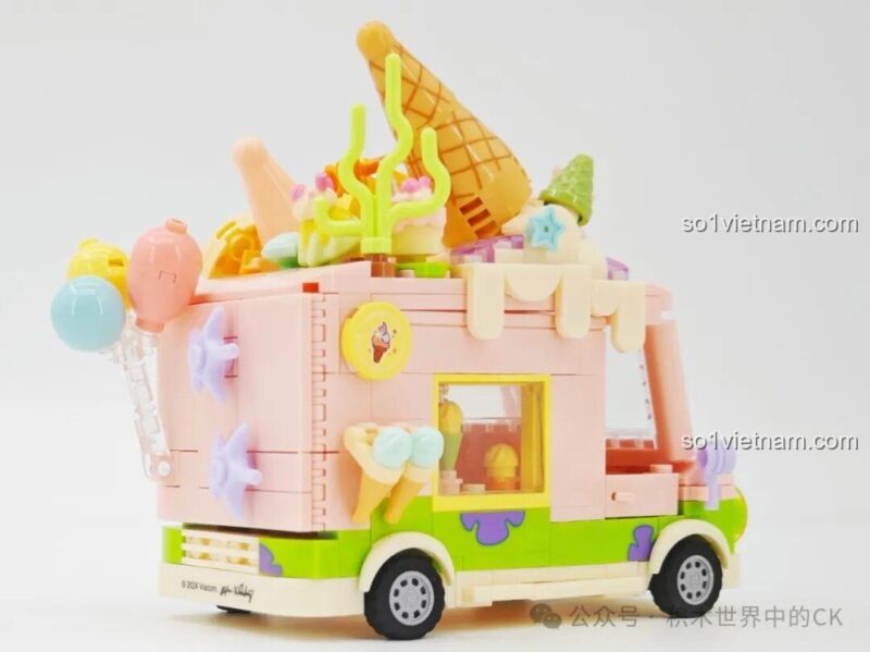 Góc nhìn khác của xe bán hamburger Sembo 612217, chi tiết cao, màu sắc tươi sáng