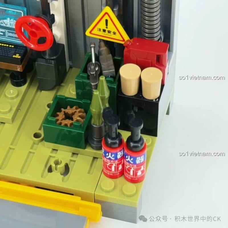 Chi tiết bảng điều khiển trong xưởng lắp ráp của Xưởng Lắp Ráp Xe Tăng Chiến Đấu Chủ Lực ZTZ-99A 189, mô phỏng chân thực, giá rẻ cho bé trai 8 tuổi