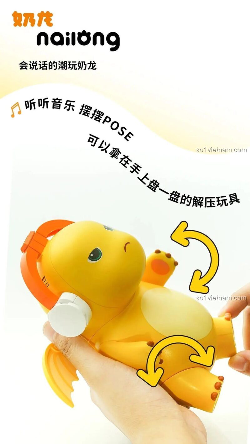 Hình ảnh Figure Nai Long Sluban được tạo dáng nằm ngửa, cho thấy sự linh hoạt của các khớp nối. Một món đồ chơi giải tỏa căng thẳng hiệu quả.