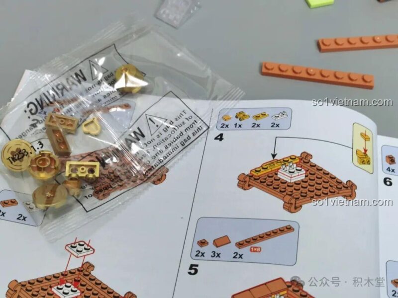 Các chi tiết mạ vàng lấp lánh trong bộ lắp ghép TOP TOY TC2053, tạo nên vẻ sang trọng cho mô hình.