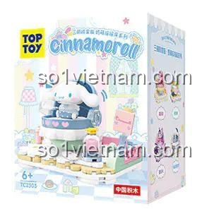Hộp sản phẩm bộ đồ chơi Cinnamoroll TOP TOY TC2303, có hình ảnh mô hình Cinnamoroll và các nhân vật Sanrio khác, phù hợp cho bé gái 8 tuổi