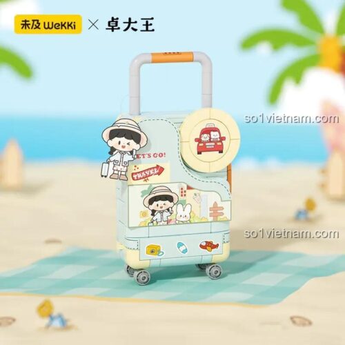 Bộ lắp ghép vali du lịch A Zhuo 未及Wekki 516506, mô hình vali màu xanh mint với hai nhân vật bé gái và thỏ, kèm sticker "Let's Go!", phù hợp cho bé gái 8 tuổi