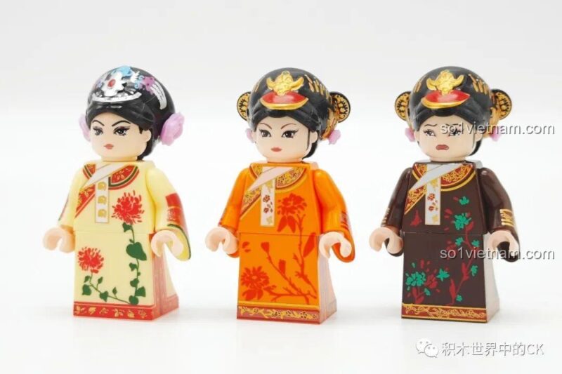 Mặt sau các minifigure nam của Trò chơi Wekki 001, thể hiện sự tỉ mỉ trong thiết kế trang phục.
