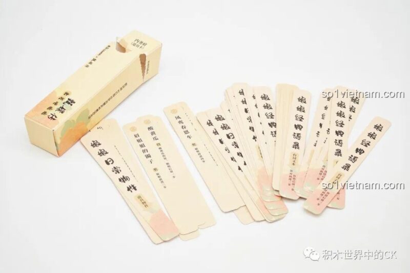 Hộp đựng thẻ bài của Wekki 518001 Trò chơi, giúp bảo quản phụ kiện game gọn gàng.