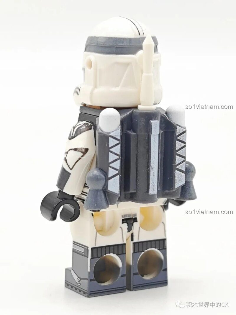 Minifigure Lính Clone Wolfpack WM, Clone Trooper Boost với áo giáp trắng xám, vũ khí đi kèm, đồ chơi mô hình cho bé trai.