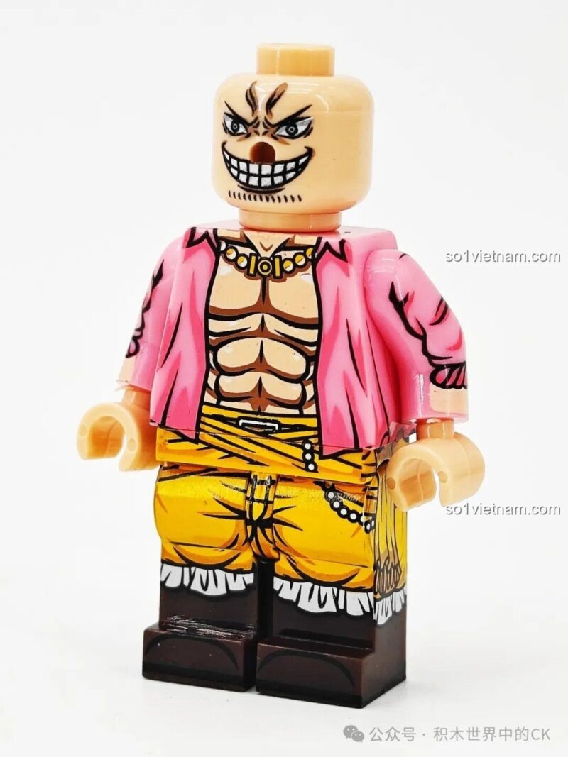 Minifigure Gol D. Roger trong bộ X0356 của 欣宏XINH, tái hiện chân thực nhân vật Vua Hải Tặc với trang phục và phụ kiện đặc trưng.