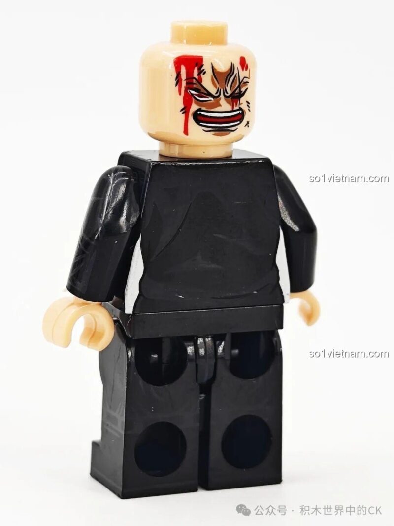 Đánh giá chi tiết minifigure Usopp trong bộ X0356 của 欣宏XINH, tập trung vào các chi tiết in ấn và phụ kiện.