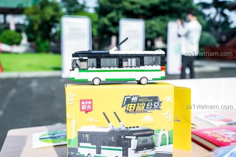 Đồ chơi xây dựng xe buýt điện Guangzhou Trolleybus Yangcheng Tong S09101-2206