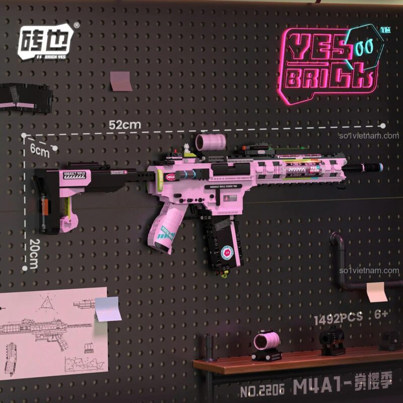 Kích thước thực tế của mô hình súng M4A1 màu hồng YES BRICK 2206 sau khi lắp ráp, dài 52cm.