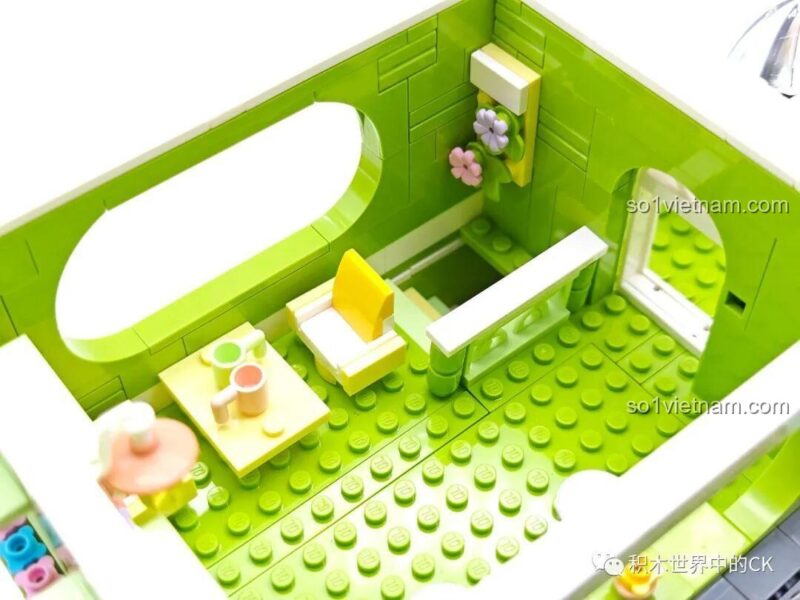 Tiệm trà chanh ZHEGAO 612003, mặt tiền cửa hàng với biển hiệu "Have a lemon" và mái hiên sọc vàng trắng, thiết kế độc đáo, giá tốt