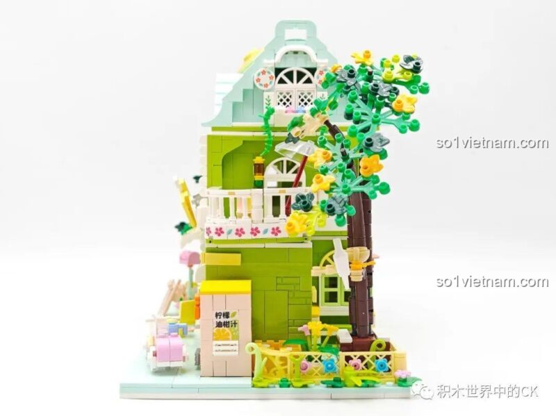 Quán trà chanh 2003, ba minifigure đi kèm với trang phục nhân viên và khách hàng, tạo nên câu chuyện sống động, cho bé gái 6 tuổi, giá hời