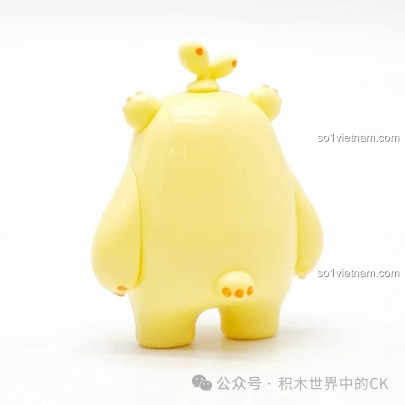 Mặt sau minifigure Gấu mầm dễ thương của bộ đồ chơi mô hình Nhà chim hoa ZHEGAO, chi tiết tinh xảo.