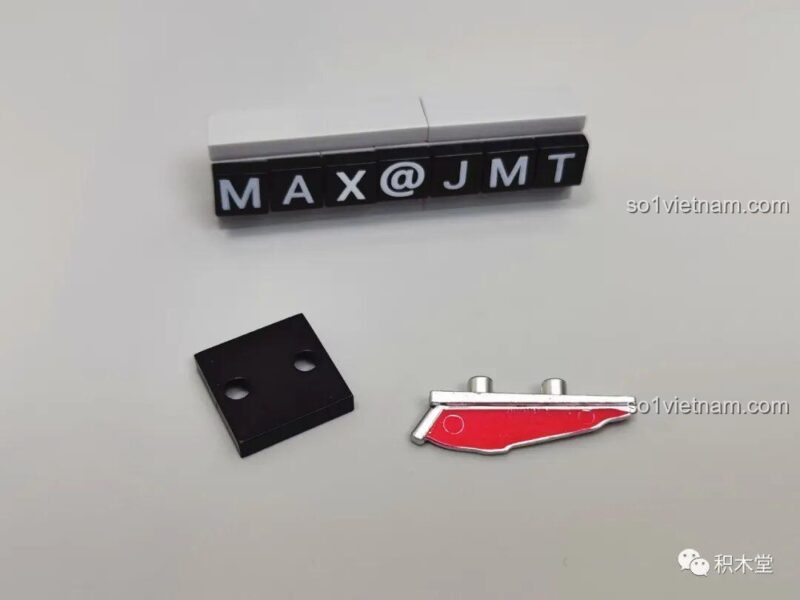 Mái xe có thể tháo rời của đồ chơi mô hình Zhimeng Tree T5043 Xe Lễ Tân Hồng Kỳ, tiện lợi, giá rẻ, cho con trai 16 tuổi.